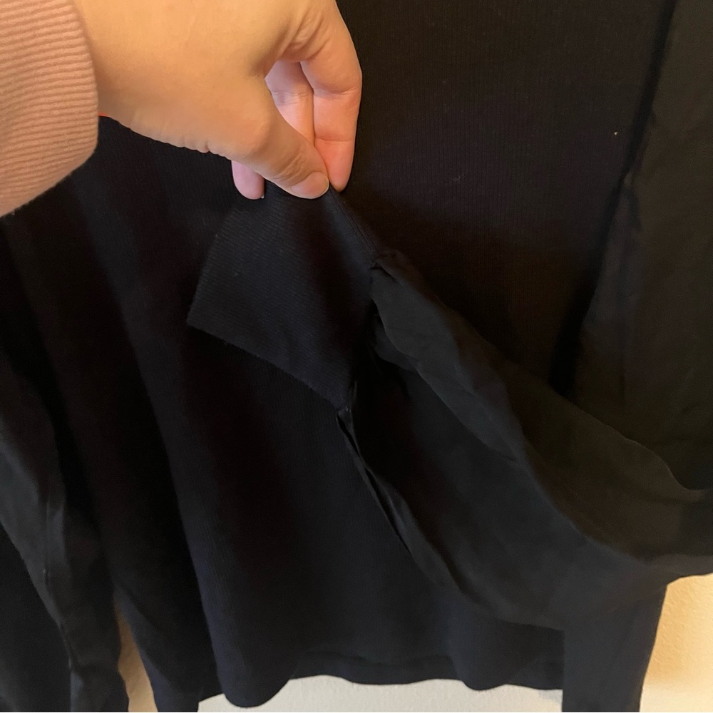 Sundry Black V-Neck Blouse π€ β New With Tags - Picture 5 of 6